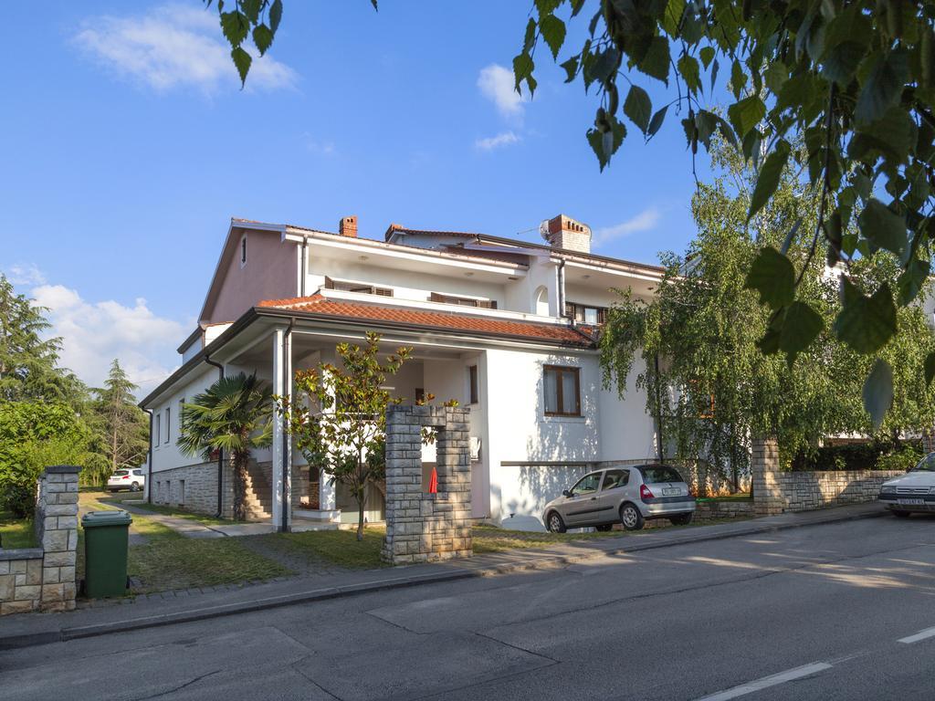 Apartment Urban Пореч Экстерьер фото